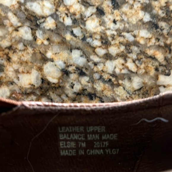 Earth Origins size 7M ladies leather shoes in excellent condition. - Picture 5 of 5